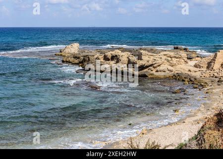 Les ruines d'un ancien port romain à Césarée Maritima, Israël. Banque D'Images