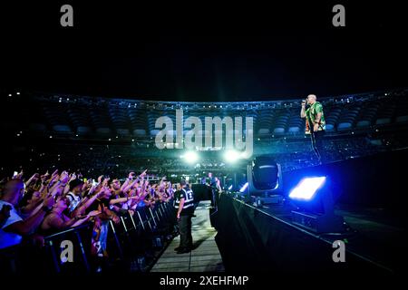 Rome, stade Olympique Max Pezzali le stade Olympique de Rome est prêt et a accueilli « MAX FOREVER (Hits Only) », la première visite du stade de Max Pezzali. Sur la photo : Max Pezzali Banque D'Images