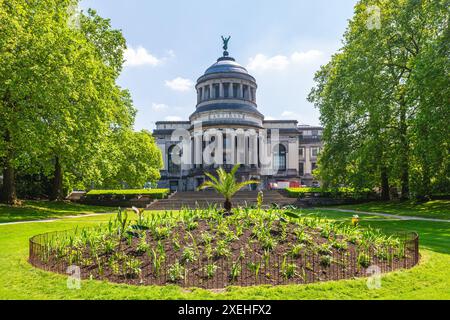 Le Musée d'Art et d'histoire situé dans le Parc du cinquantième anniversaire, Bruxelles, Belgique Banque D'Images