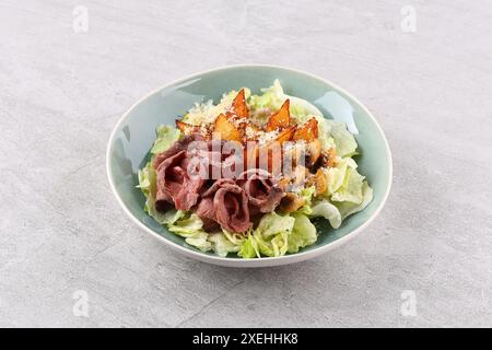 Salade de bœuf, salade épicée de bœuf rôti, cuisine thaïlandaise, plat épicé de salade de bœuf thaïlandais. Banque D'Images