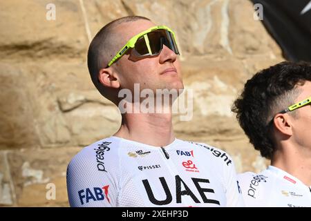 Tim Wellens (Émirats arabes Unis) lors de la présentation de l'équipe Tour de France 2024 Grand départ Piazza Signoria à Florence lors de la présentation de l'équipe, Tour de France à Florence, Italie, juin 27 2024 Banque D'Images