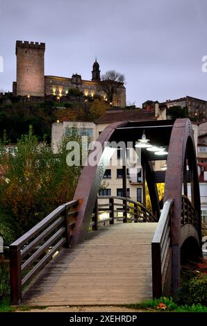 Rio Cabe vue à Monforte de Lemos, Lugo, Espagne Banque D'Images