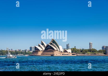 Sydney, Australie – 26 décembre 2021 : Opéra de Sydney vu de Circular Quay, Nouvelle-Galles du Sud Banque D'Images