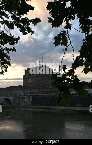 Eurore, Italie, Rome la place d'espagne et Ponte Sant'Angelo Banque D'Images