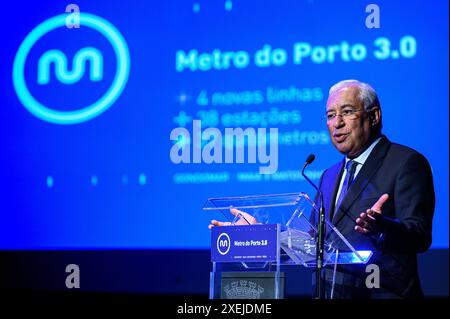 Gondomar, Portugal. 13 octobre 2023. Lisbonne, 07/11/2023 - le premier ministre portugais António Costa démissionne alors que la crise de corruption explose (Archive) Gondomar, 13/10/2023 - le premier ministre António Costa et le ministre de l'environnement et du changement climatique, Duarte Cordeiro, étaient présents ce matin à la cérémonie de lancement des appels d'offres pour les nouvelles lignes du métro do Porto. Crédit : Atlantico Press/Alamy Live News Banque D'Images