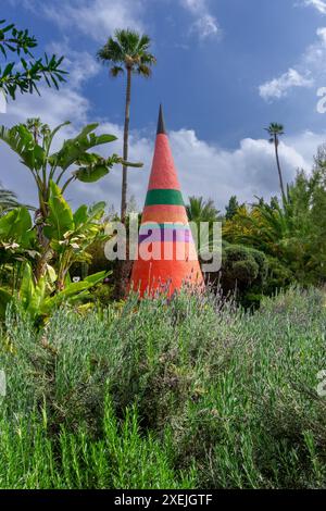 Vue d'œuvres d'art dans les magnifiques jardins Anima à Marrakech Banque D'Images