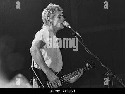 Leicester, Royaume-Uni, 29 janvier 1980 : Martin Turner du groupe de rock Wishbone Ash se produit au de Montfort Hall. Photo : Terry Murden / DB Media services / Alamy Banque D'Images