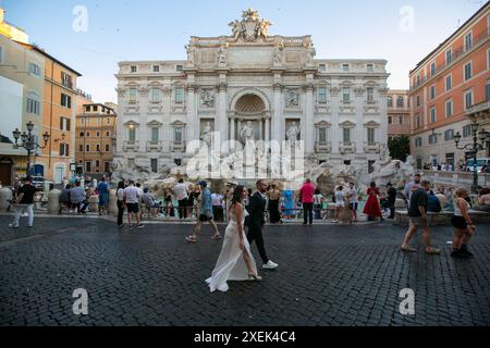 Rome, Italie. 28 juin 2024. Visite de la fontaine de Trevi à Rome, Italie, le 28 juin 2024. Crédit : Li Jing/Xinhua/Alamy Live News Banque D'Images