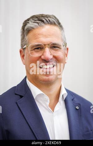 03 juin 2024, Bavière, Nuremberg : football : Bundesliga 2, 1. FC Nürnberg. Stefan Heim, Directeur financier pour la comptabilité, le contrôle et la comptabilité financière. Photo : Daniel Karmann/dpa - NOTE IMPORTANTE : conformément aux règlements de la DFL German Football League et de la DFB German Football Association, il est interdit d'utiliser ou de faire utiliser des photographies prises dans le stade et/ou du match sous forme d'images séquentielles et/ou de séries de photos de type vidéo. Banque D'Images