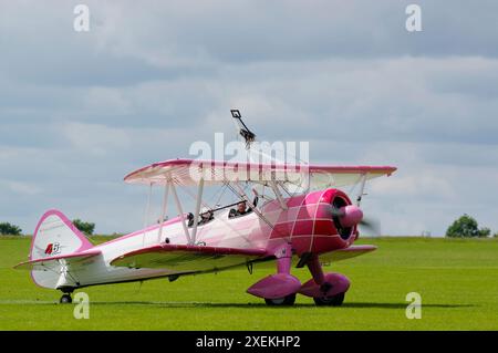 46Aviation, Danielle Del Buono, Wing Walking Display, Boeing, PT-13D, Super, Stearman, Banque D'Images