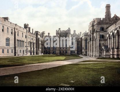 The Quadrangle, Arundel Castle, ein Schloss in der Ortschaft Arundel in der Grafschaft West Sussex, England, Historisch, digital restaurierte Reproduktion von einer Vorlage aus dem 19. Jahrhundert, date du dossier non précisée Banque D'Images