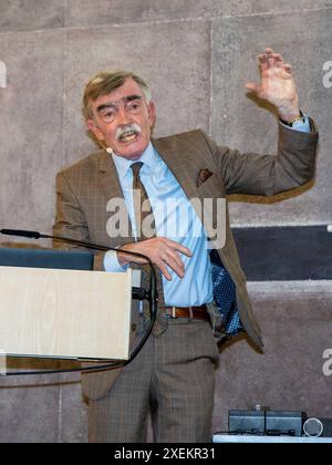 Hans-Lothar DOMROESE Domröse, général a.D., ehem. Oberbefehlshaber Allied joint Force Command Brunssum der NATO. Tagung der Evangelischen Akademie Tutzing. Sommertagung Politischer Club 2024 zum Thema Deutsche Sicherheitspolitik . 22.06.2024. À TUTZING, E V A N G E L I S C H E A K A D E M I E T U T Z I N G, DEUTSCHLAND. Quelle / Copyright / Credit : Oryk HAIST *** Hans Lothar DOMROESE Domröse , général a d , ancien commandant en chef du Commandement de la Force interarmées alliée Brunssum de l'OTAN Conférence de l'Académie protestante Conférence d'été Tutzing Club politique 2024 sur la politique de sécurité allemande 22 06 20 Banque D'Images