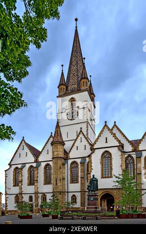 Façade de la cathédrale luthérienne Sainte-Marie à Sibiu (Hermannstadt), Roumanie Banque D'Images