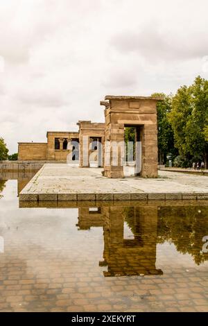 Le Templo Nubien égyptien de Debod (Temple de Debod) dans le parc Cuartel de la Montana, Madrid, Espagne. Banque D'Images