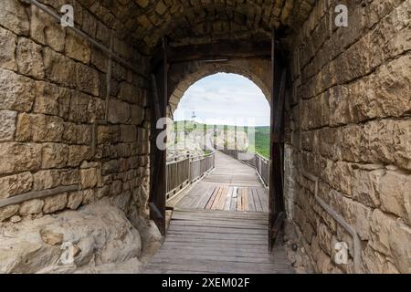 Forteresse Ovech près de la ville de Provadia en Bulgarie. Ancien mur de pierre avec vue imprenable. Banque D'Images