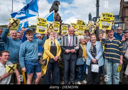 Vendredi 28 juin 2024 : le premier ministre écossais et leader du SNP John Swinney rejoint le candidat du SNP Kim Marshall pour Dumfriesshire, Clydesdale et Tweed Banque D'Images