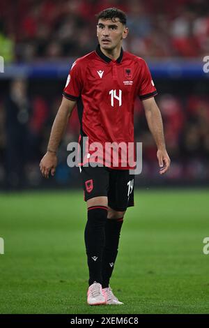 DUSSELDORF, ALLEMAGNE - 24 JUIN : Qazim Laci, Albanais, lors du match de la phase de groupes de l'UEFA EURO 2024 entre l'Albanie et l'Espagne au d¸sseldorf Arena le juin Banque D'Images