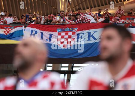 Leipzig, Allemagne. 24 juin 2024. Supporters croates lors du match des Championnats d'Europe de l'UEFA au stade de Leipzig. Le crédit photo devrait se lire : Jonathan Moscrop/Sportimage crédit : Sportimage Ltd/Alamy Live News Banque D'Images