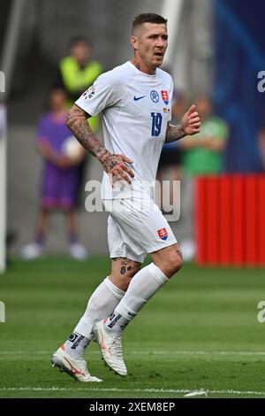 FRANCFORT-SUR-le-MAIN, ALLEMAGNE - 17 JUIN : Juraj Kucka, de Slovaquie, regarde pendant le match de la phase de groupes de l'UEFA EURO 2024 entre la Belgique et la Slovaquie à Fra Banque D'Images