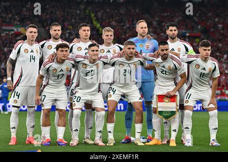 STUTTGART, ALLEMAGNE - 23 JUIN : la photo de l'équipe de Hongrie (Callum Styles, Roland Sallai, Marton Dardai, Endre Botka, Milos Kerkez, Dominik Szoboszlai, P. Banque D'Images