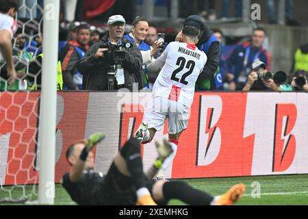 DORTMUND, ALLEMAGNE - 18 JUIN : Georges Mikautadze, de Géorgie, célèbre son premier but pour son équipe lors de la phase de groupes de l'UEFA EURO 2024 Banque D'Images