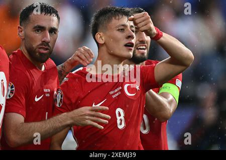 DORTMUND, ALLEMAGNE - 18 JUIN : Arda Guler, de Turkiye, fête ses coéquipiers après avoir marqué le deuxième but de son équipe lors de l'UEFA EURO 2024 Banque D'Images