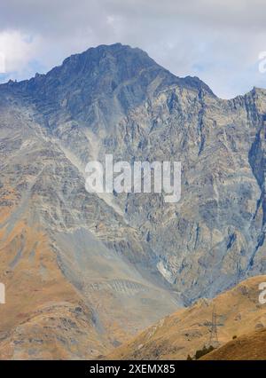 Montagnes de la chaîne du Caucase en Géorgie ; Stepantsminda, Mtskheta-Mtianeti, Géorgie Banque D'Images