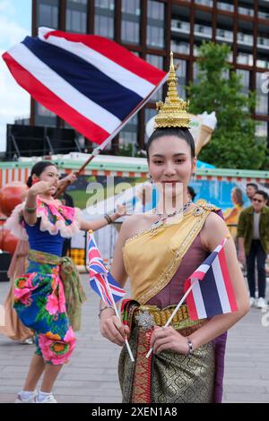 Londres, Royaume-Uni, 28 juin 2024. L'exposition annuelle de l'ambassade royale thaïlandaise présente des artistes culturels, de la nourriture et de l'artisanat lors de l'événement de trois jours au Canopy Market à Kings Cross. Crédit : onzième heure photographie/Alamy Live News Banque D'Images