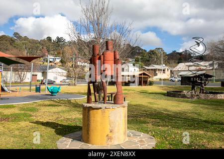 Walcha ville en Nouvelle-Galles du Sud, sculpture d'art en plein air 'la famille' par Tom Deko dans McHattan Park, Walcha, Nouvelle-Galles du Sud, Australie Banque D'Images