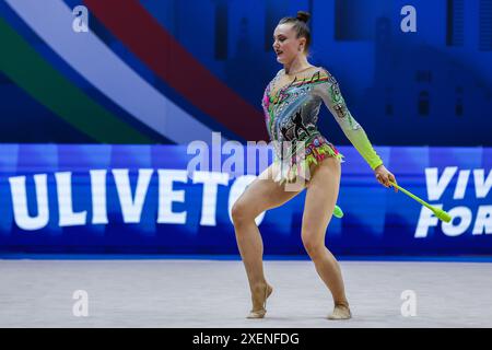 Milan, Italie. 23 juin 2024. Margarita Kolosov (GER) vue en action lors de la compétition des clubs dans la finale de la Coupe du monde de gymnastique rythmique FIG 2024 Milan au Forum Unipol. (Photo de Fabrizio Carabelli/SOPA images/Sipa USA) crédit : Sipa USA/Alamy Live News Banque D'Images