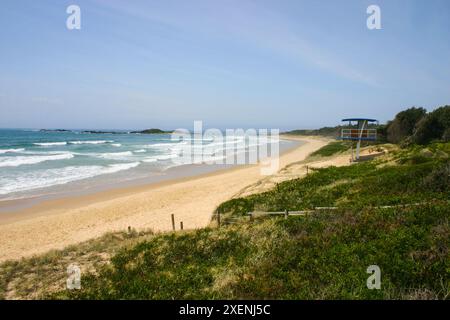 La plage de Sawtell près de Coffs Harbour sur la côte nord de la Nouvelle-Galles du Sud est l'une des nombreuses belles plages de cette région. Banque D'Images