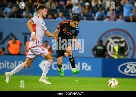 Bronx, New York, États-Unis. 28 juin 2024. MAXIMO CARRIZO 29 du NYC FC pendant le match MLS entre Orlando City SC et NYC FC au Yankee Stadium (crédit image : © James Patrick Cooper/ZUMA Press Wire) USAGE ÉDITORIAL SEULEMENT! Non destiné à UN USAGE commercial ! Banque D'Images