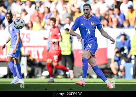 Dortmund, Allemagne. 25 juin 2024. Adrien Rabiot (14 ans) de France photographié lors d'un match de football entre les équipes nationales de France et de Pologne le troisième jour du Groupe d en phase de groupes du tournoi UEFA Euro 2024, le mercredi 25 juin 2024 à Dortmund, Allemagne . Crédit : Sportpix/Alamy Live News Banque D'Images