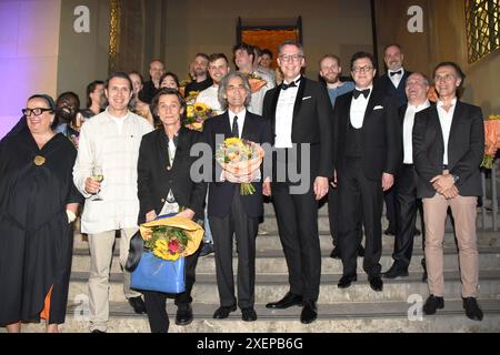 Vladimir Jurowski Bayerische Staatsoper général Musik Direktor Kent Nagano dirigeant Markus Blume Ministre fuer Wissenschafts Kunst Serge Dorny Bayerische Staatsoper intendant Laurent Hilaire Bayerische Staatsoper Ballett Direktor mit ensemble Muenchen 28.06.2024 Muenchner Opernfestspiele Allerheiligen Hofkirche der Residenz-Empfang Bayerische Staatsoper Premiere von le Grand Macabre Muenchen *** Vladimir Jurowski Opéra général de Bavière Directeur musical Kent Nagano Chef d'orchestre Markus Blume Ministre pour les arts scientifiques Serge Dorny Opéra d'État de Bavière Directeur artistique Laurent Hilaire Bavarian St. Banque D'Images