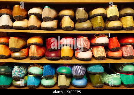 Magasin de chaussures. Chaussures plates. Ballerines. Barcelone. Catalogne. Espagne. Banque D'Images