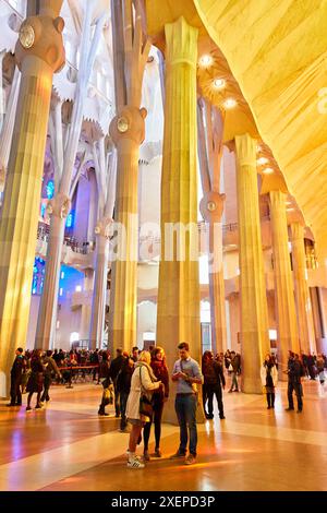 La Sagrada Familia. Conçu par l'architecte Antoni Gaudí. L'Eixample, Barcelone, Catalogne, Espagne. Banque D'Images