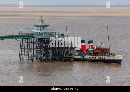 PS Waverley au départ de Clevedon Pier pour une croisière d'une journée Banque D'Images