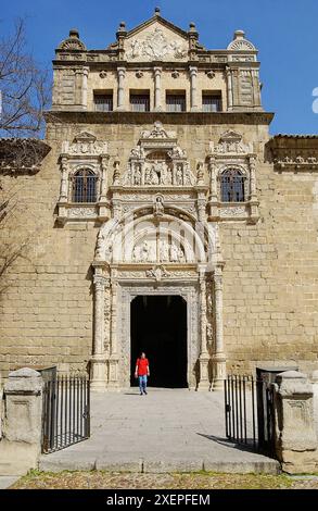 Museo de Santa Cruz fondé par le cardinal Pedro González de Mendoza et construit au XVIe siècle par Alonso de Covarrubias. Tolède. Castilla-la Mancha, Espagne Banque D'Images