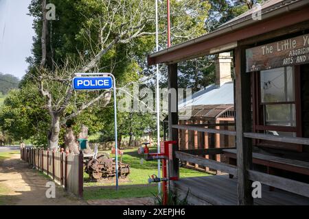 Poste de police et signe de police dans le village historique de Wollombi dans la région de Nouvelle-Galles du Sud, Australie Banque D'Images