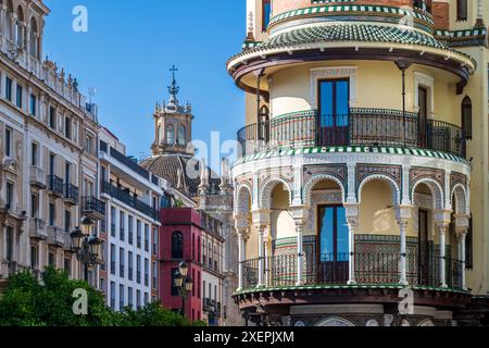 Edificio la Adriatica, Avenida de la Constitucion, Séville, Andalousie, Espagne Banque D'Images