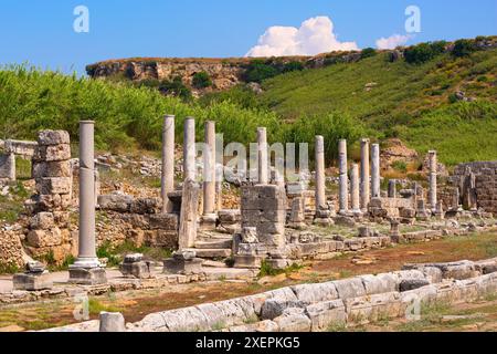 Ruines du site Perge classé au patrimoine mondial de l'UNESCO à Antalya Turquie Banque D'Images