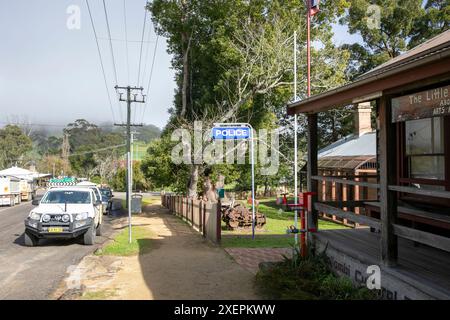 Poste de police et signe de police dans le village historique de Wollombi dans la région de Nouvelle-Galles du Sud, Australie Banque D'Images