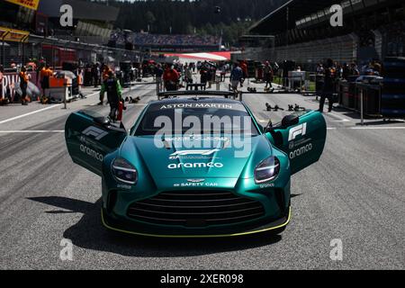 Spielberg, Autriche. 29 juin 2024. Voiture de sécurité Aston Martin, lors du Grand Prix d'Autriche de formule 1 Qatar Airways 2024, 11ème manche du Championnat du monde de formule 1 2024 du 28 au 30 juin 2024 sur le Red Bull Ring, à Spielberg, Autriche - photo Xavi Bonilla/DPPI crédit : DPPI Media/Alamy Live News Banque D'Images