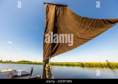 Voyage en barge de tourbe sur la rivière Hamme de Worpswede à Osterholz-Scharmbeck, basse-Saxe, Allemagne Banque D'Images