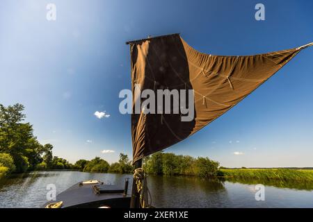 Voyage en barge de tourbe sur la rivière Hamme de Worpswede à Osterholz-Scharmbeck, basse-Saxe, Allemagne Banque D'Images