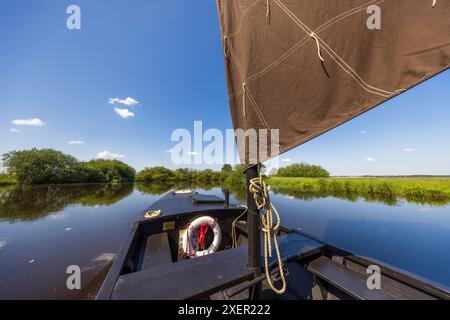 Voyage en barge de tourbe sur la rivière Hamme de Worpswede à Osterholz-Scharmbeck, basse-Saxe, Allemagne Banque D'Images