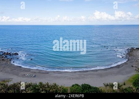 Vue aérienne de la plage de Dulan située dans le comté de Taitung, Taiwan Banque D'Images