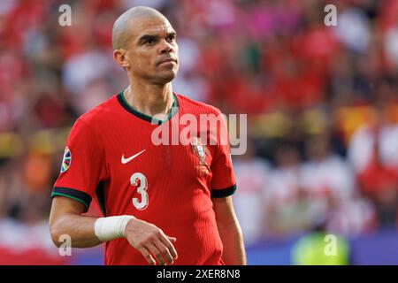 Dortmund, Allemagne. 22 juin 2024. Pepe (Portugal) vu lors du match UEFA Euro 2024 entre la Turquie et le Portugal au signal Iduna Park. Score final ; Turquie 0:3 Portugal. Crédit : SOPA images Limited/Alamy Live News Banque D'Images