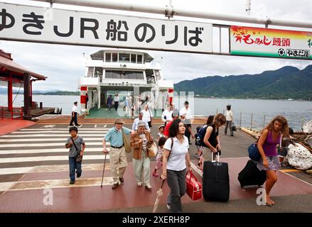 Ferry pour l'île de Miyajima, Hiroshima, Japon. Banque D'Images