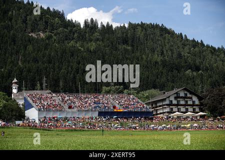 Spielberg, Autriche. 29 juin 2024. Spectateurs, fans lors du Grand Prix d'Autriche de formule 1 Qatar Airways 2024, 11ème manche du Championnat du monde de formule 1 2024 du 28 au 30 juin 2024 sur le Red Bull Ring, à Spielberg, Autriche - photo Xavi Bonilla/DPPI crédit : DPPI Media/Alamy Live News Banque D'Images